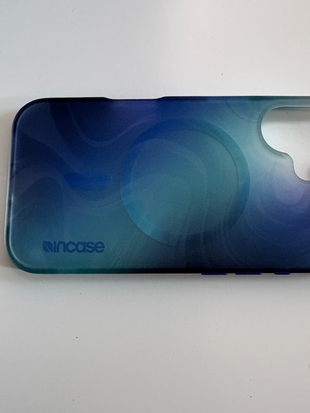 Incase Halo iPhone 16 Case